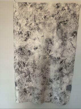 Lululemon Yoga Mat “The Towel”Grey and White Marble Print